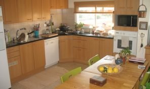 למכירה דירת גג של 5 חדרים מדהימה עם גג פתוח צופה לנוף טבעי